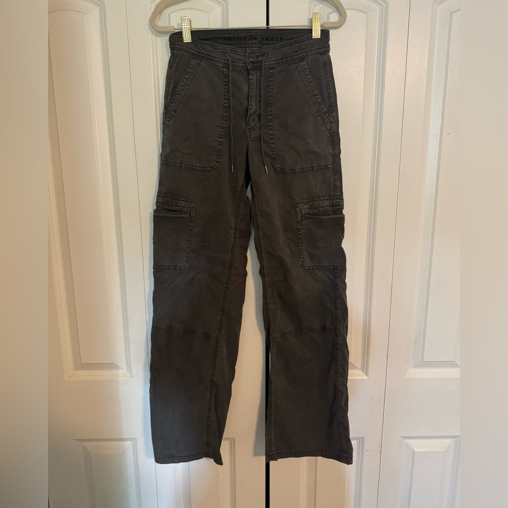 Women’s American Eagle Cargo Pants